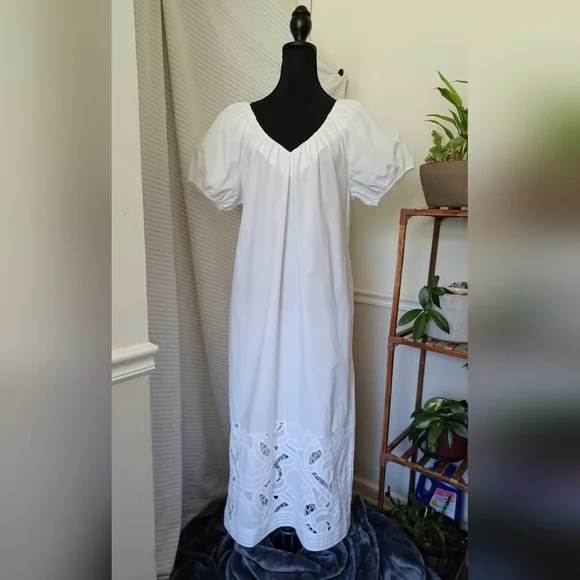 green emerald velvet dress Rayna Embroidered Poplin Dress White / XL main image 0